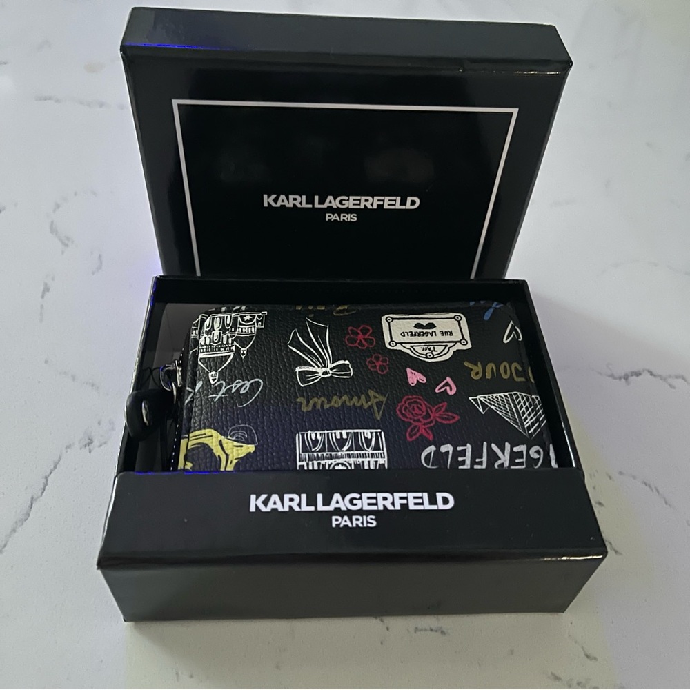 KARL LAGERFELD
PRINTED ZIP WALLET